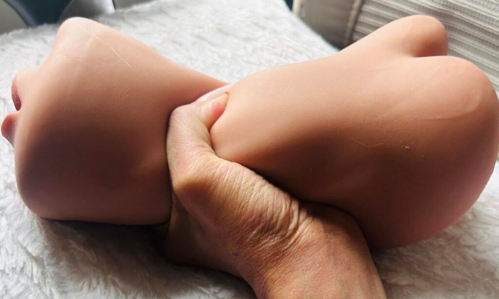 Best Affordable Male Masturbators Under $30 in 2025 14 61K7fvYpTpL