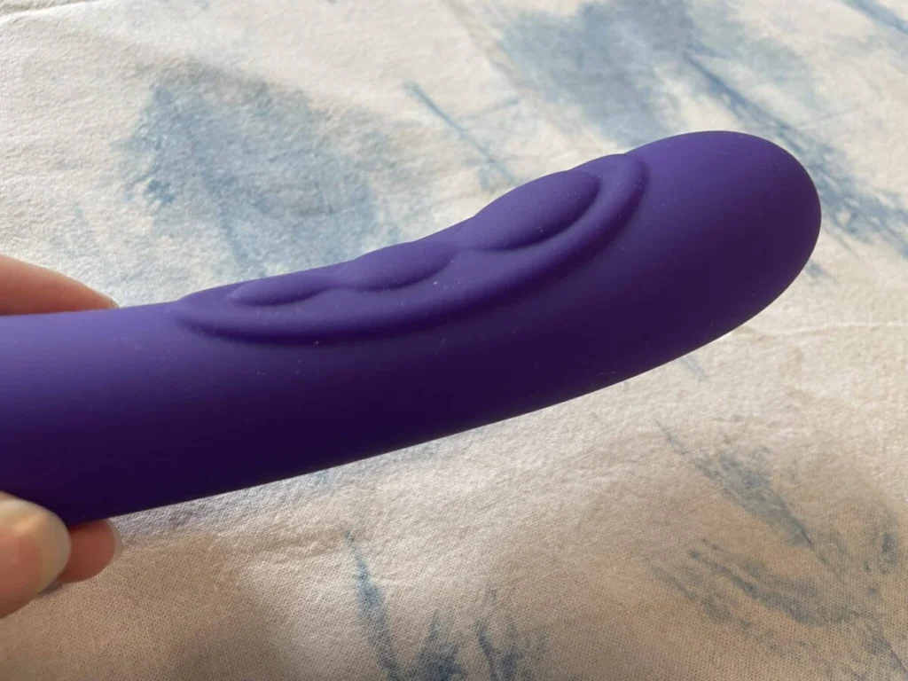 Lovense Nora vs Kiiroo Pearl 3