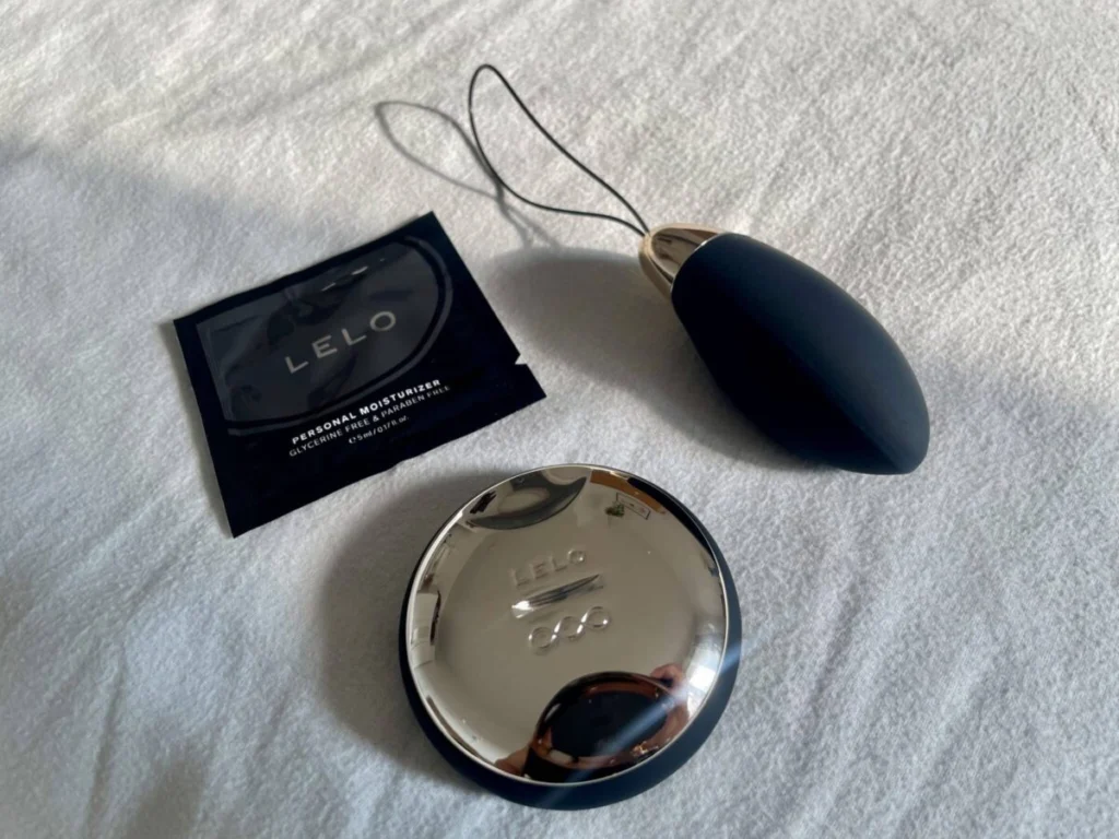 Lovense Dolce vs LELO Lyla 2 wearable vibrators comparison
