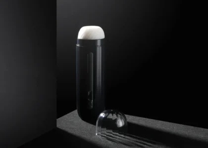lelo f1s v3 vs svakom hannes neo app-controlled male masturbators comparison
