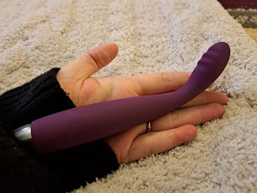 Best Sex Toys for Postpartum Recovery 2025 – Gentle, Body-Safe Picks for Healing & Pleasure 14 SvakomCici2PersonalExperience