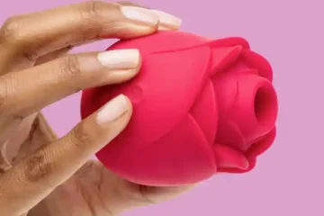 How to use a rose toy