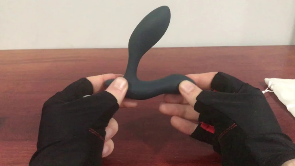 thrusting butt plug